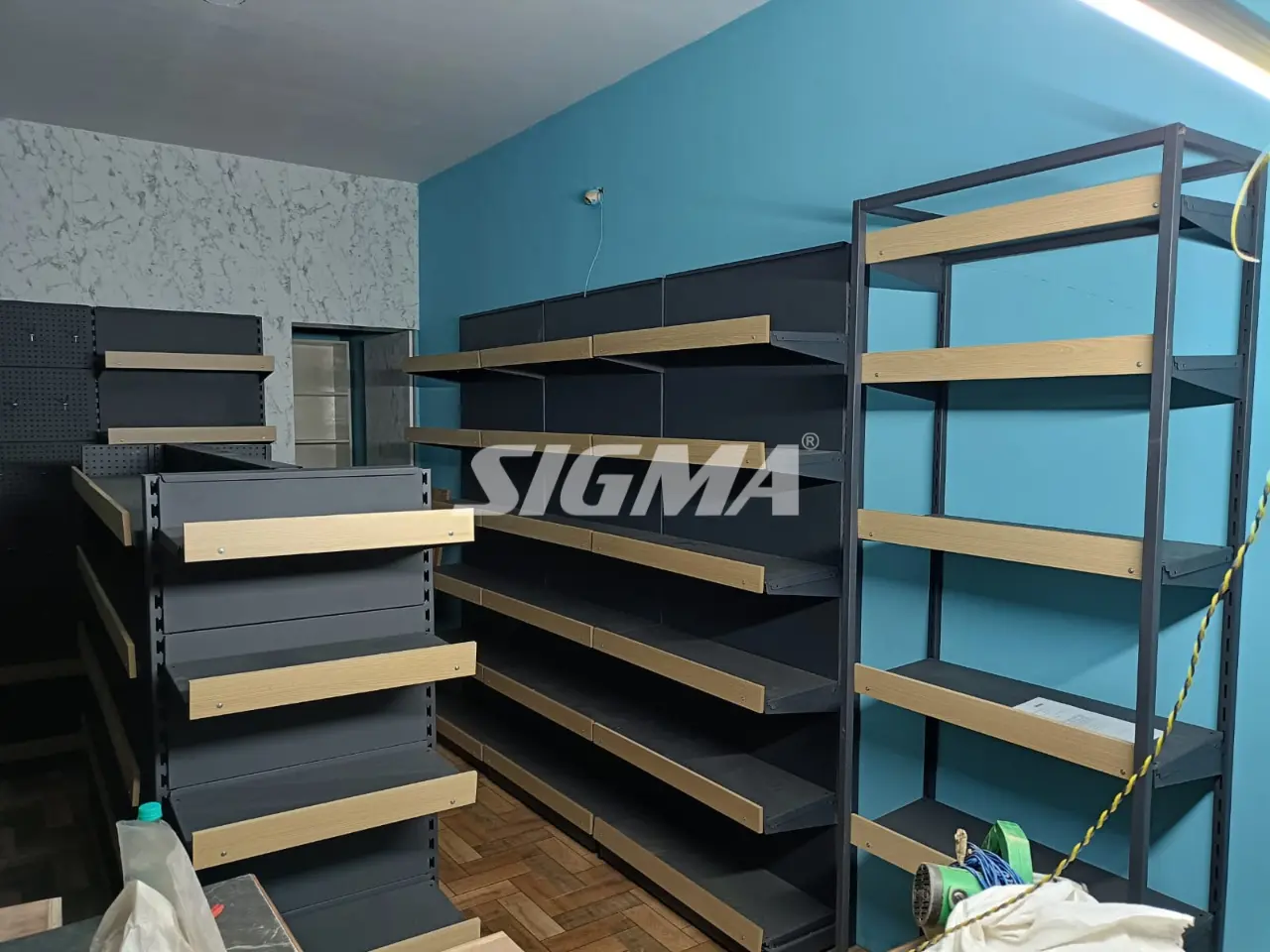 377840077_display rack with wooden stopper.webp